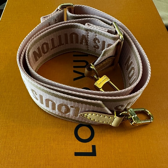 Louis Vuitton Monogram Muti Pochette Accessoires Strap (Rose Clair) - Picture 1 of 6